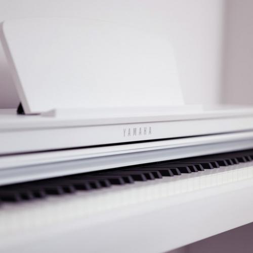 Yamaha Clavinova CLP-725 White