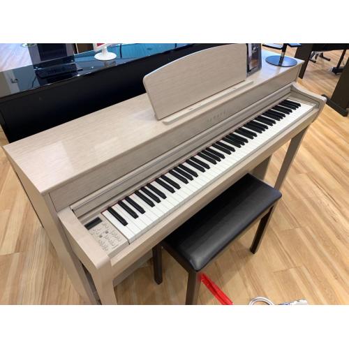 Yamaha Clavinova CLP-735 White Ash