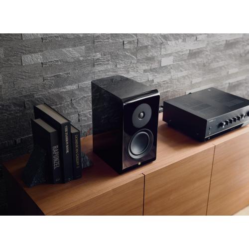 Yamaha R-N1000A Black